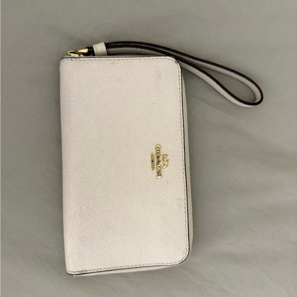 Coach White Leather Wallet with Gold Hardware - Picture 2 of 8